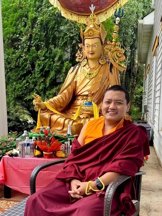 H.E. Jamtul Rinpoche Jamyang Sherab Özer dedicated his entire life to studying and contemplating both the Sutrayana and Mantrayana, along with other sciences.